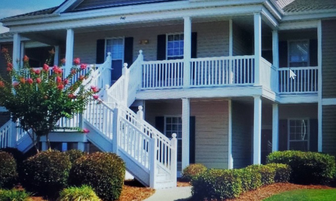 Sunset Beach Condominio | Salty Livin & Golf Retreat. Your Relaxing, Stress Free Vacation Awaits You!!