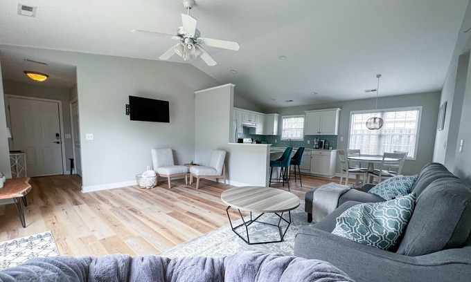 Murraysville Casa | Salty Paws - Newly Renovated & Dog Friendly!