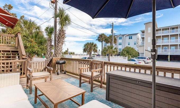 Folly Beach Villa | Salty Shack Unit B - 1 st block E Arctic Ave - Al otro lado de la playa