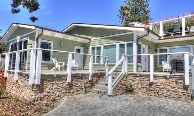 Morro Bay Condominio | * NUEVO * FRENTE AL OCÉANO, VISTA ROCA ~ Hermana salada