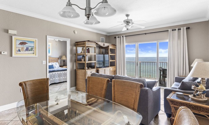 Gulf Shores Condominio | Salty Sunrise Condo, Beach Front, unit 205