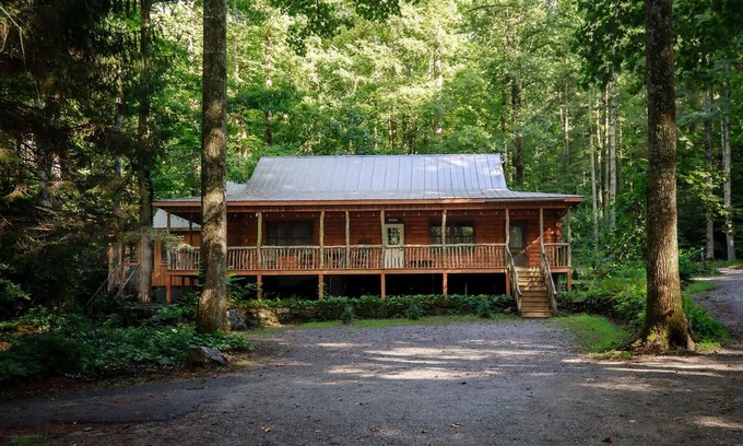Saluda Cabina | Saluda Summit Cabin at Cabin Fever