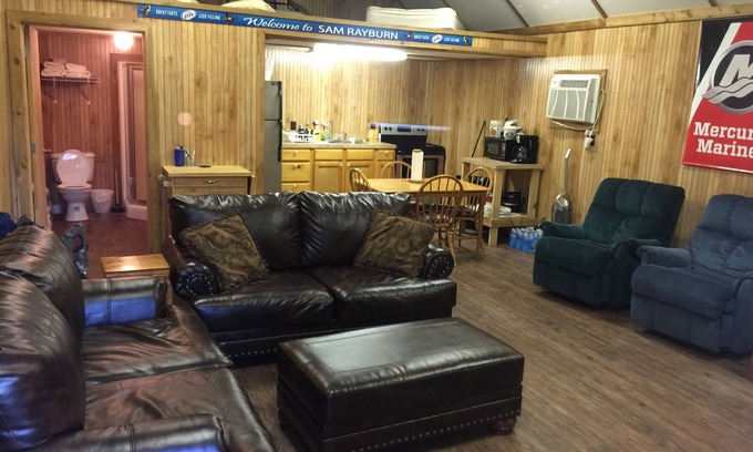 Zavalla Cabina | Cabaña Sam Rayburn Fishermens GetAway