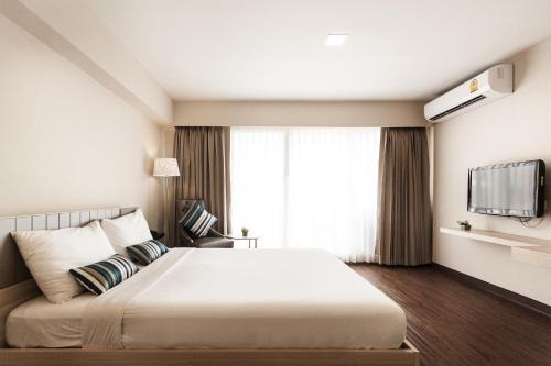 Thanon Phetchaburi Hotel | Samran Place Hotel