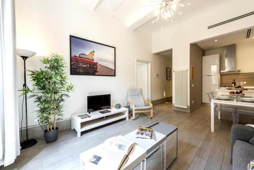 Santa Maria Novella Apartamento | San Antonino Elegant Renovated Cosy Central Plus