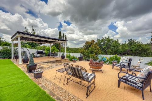 Wetmore Casa | San Antonio Home - Outdoor Oasis and Greenbelt Views