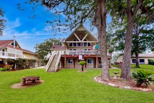Brazoria Casa | San Bernard River Retreat