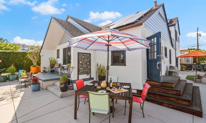 Crown Point Casa | San Diego 2 BD Home with Large, Private Patio!