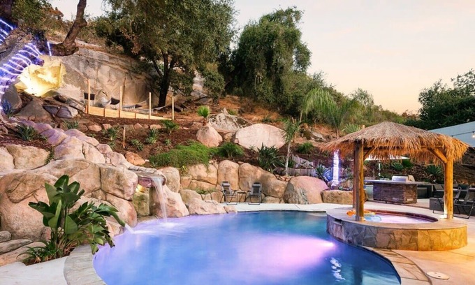 Crest Casa | San Diego's Secluded Sanctuary (Endless Amenities)