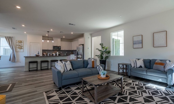 Valley Center Casa | San Diego style retreat awaits you.