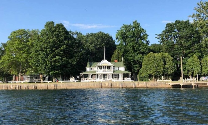Valois Casa | San Felice, a historic villa on Seneca Lake