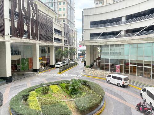 Pio del Pilar Apartamento | San Lorenzo Place Mall & Residences Tower 3 by Magallanes MRT station Makati