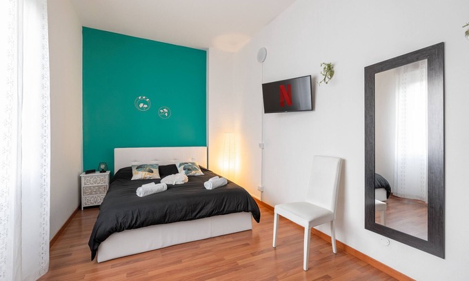 Baggio Apartamento | [San Siro] Large Apartment Sleeps 6 Free Wifi Netflix