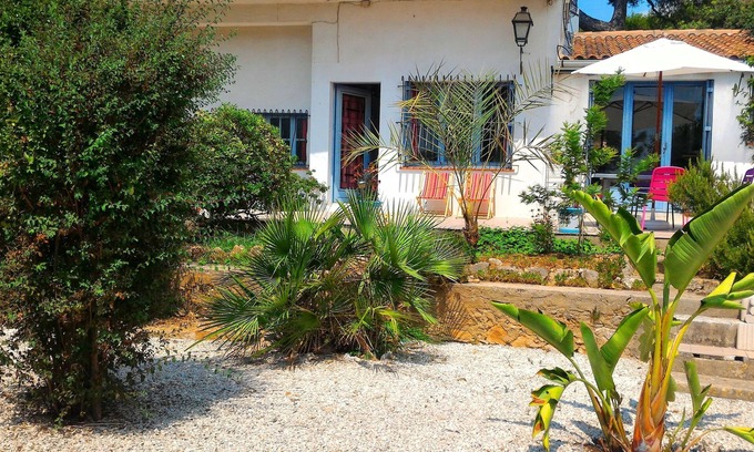 Sanary-sur-Mer Apartamento | SANARY S / Mer Bonito apartamento + terraza y jardín para 4 personas!