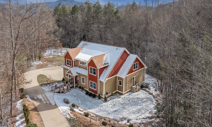 Hot Springs Casa | Sanctuary House - a Wooded Retreat