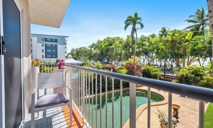 Clifton Beach Apartamento | Sand Cay Beachfront Apartment 1 - 2 Bedrooms