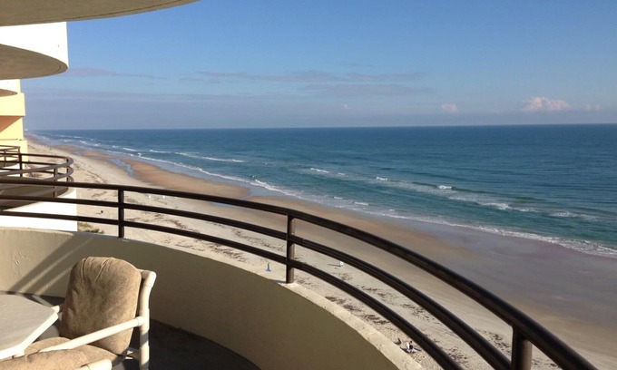 Daytona Beach Shores Condominio | Sand Dollar Condo 803