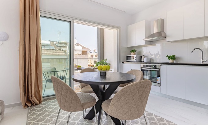 Limassol Apartamento | Sanders Cruise - Amplio apartamento tipo estudio con balcón