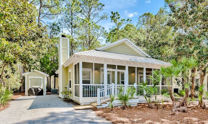 Seagrove Beach Casa | Sandpiper Cottage- Dog Friendly- 4 Bikes