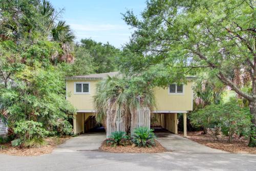 Isle of Palms Casa | Sandpiper Court 14 by Wild Dunes, with Amenities