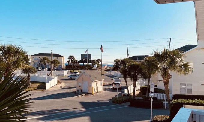 Holiday Isle Apartamento | Relaxing Destin Beach Walk Condo with Pool Views and Easy Beach Access Sandpiper Cove Unit 9201