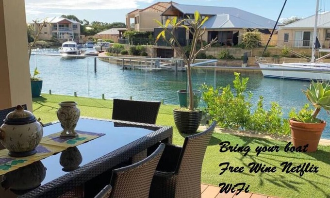 Wannanup Casa | Sandpiper Island Tranquil Waterfront Views & Jetty