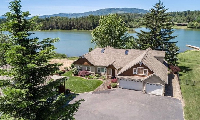 Comeback Bay Casa | Sandpoint Escape - Luxury Lake & Schweitzer Getaway