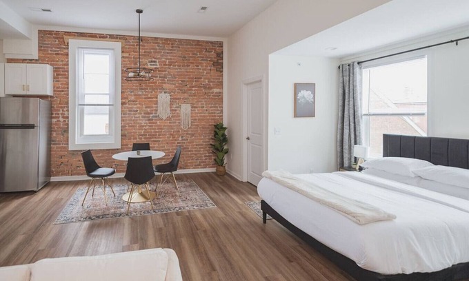 Martinsburg Apartamento | Sandringham house- Efficiency Suite