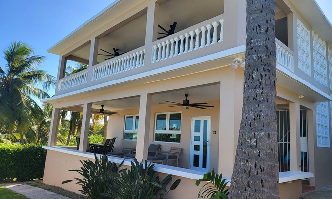 Florida Casa | Sands Beachfront Upstairs Ocean View & Pool