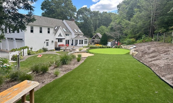 East Sandwich Casa | Sandwich golf and chipping green house