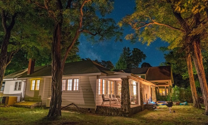 Alden Casa | Sandy Beach Cottage en Torch Lake, en Alden