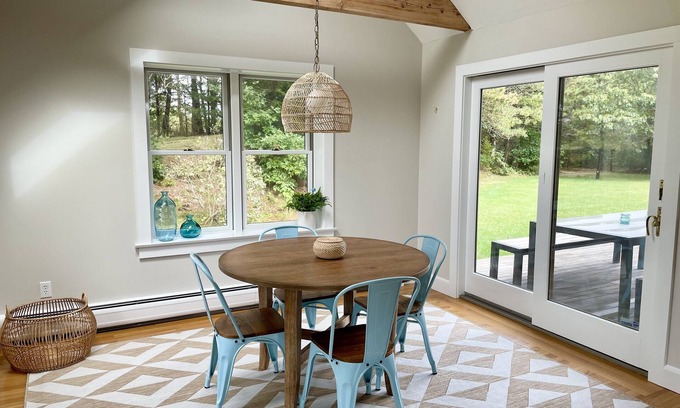 Brewster Casa | Sandy Hill Cottage- Newly renovated beach retreat, perfect for families