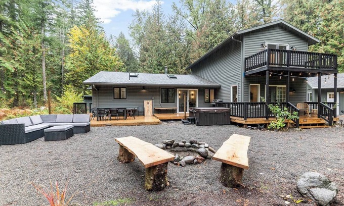 Marmot Casa | Sandy River Retreat | Pet Friendly | Epic Fishing