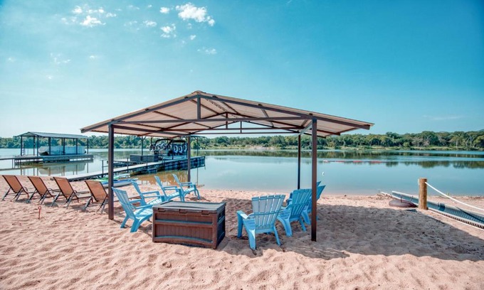Kingsland Casa | Sandy Shores Vacation Home