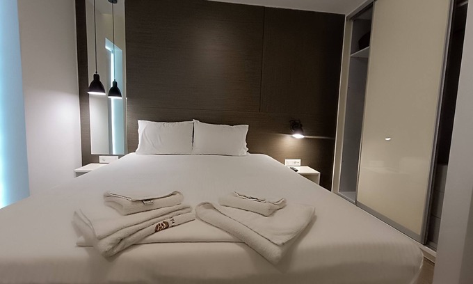 Agia Marina Apartamento | Sandy Suite #1. *120m away from the sea. Cozy and fully equipped.*