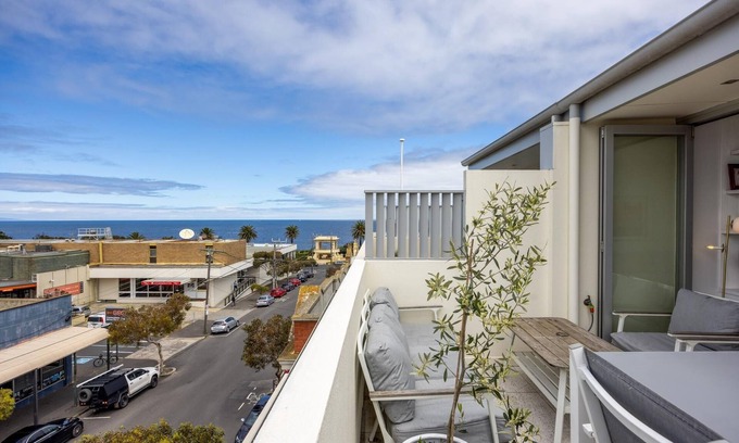 Sandringham Casa | Sandy@TheVillage - Luxury townhouse, close to beach and city