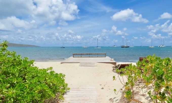Slob Villa | Sandy waterfront Villa with stunning views of Buck Island.