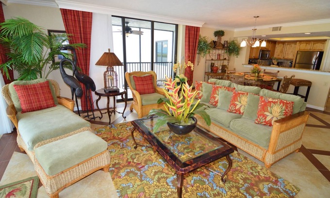 Punta Rassa Condominio | Condominio de esquina de lujo con vista a la playa y la bahía de San Carlos en Sanibel Harbour Rst