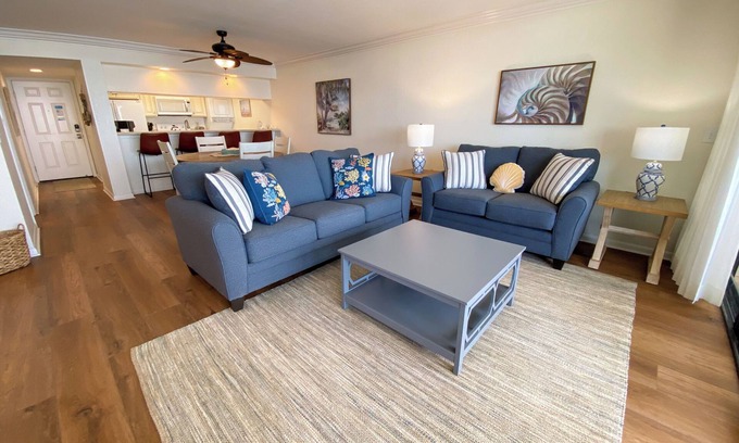 Punta Rassa Condominio | Sanibel Harbour Resort - 314: Stylish condo steps away from private beach.