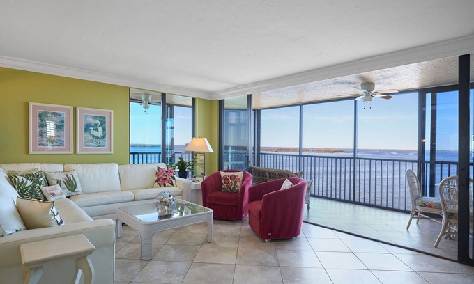 Punta Rassa Apartamento | Sanibel Harbour Resort Harbour Tower 617: Beachfront corner unit vacation retreat