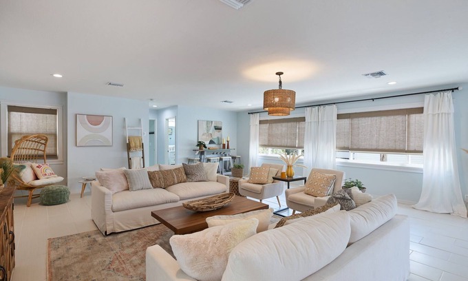 Belle Meade Casa | Sanibel Sunrise- Remodeled West End Home