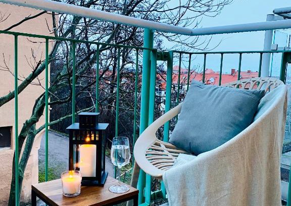 Andreasvorstadt Apartamento | Saniertes Studio - Elisa - mit Balkon, WLAN, Smart-TV & Küche in City-Nähe