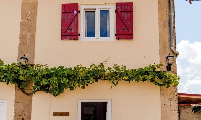 Villeneuve-la-Comtesse Cabaña | Sans Souci Gites - Wheatfields - 4 Stars