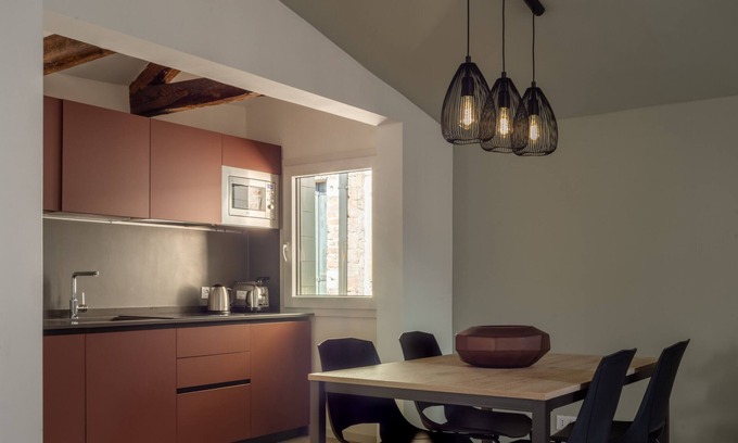 San Polo Apartamento | Sant'Aponal Cozy Apartment with Terrace R&R