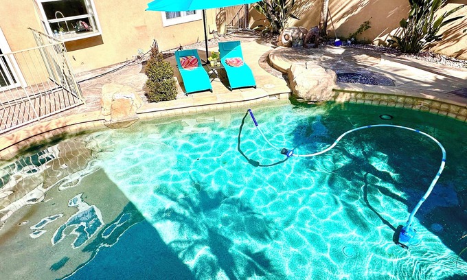 Floral Park Casa | Santa Ana Royal prestige home/ pool-spa resort style/ Disneyland/Beaches/16guest