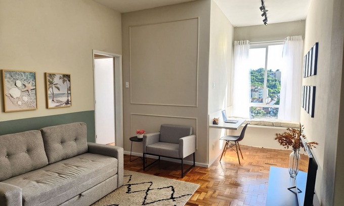 Santa Teresa Apartamento | Santa Apartment - With the famous cable car at the door