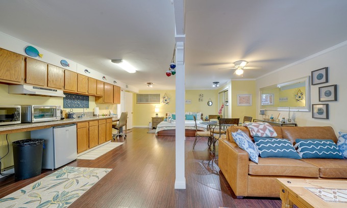 Santa Barbara Apartamento | Santa Barbara Large Cozy Studio with Private Patio + AC + TESLA Charger