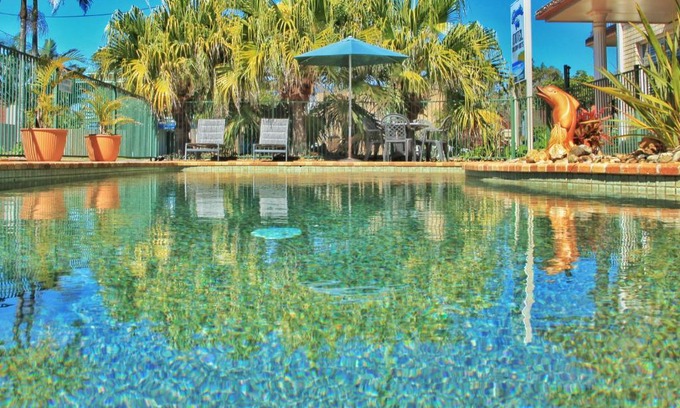 North Creek Hotel | Santa Fe Motel and Holiday Units