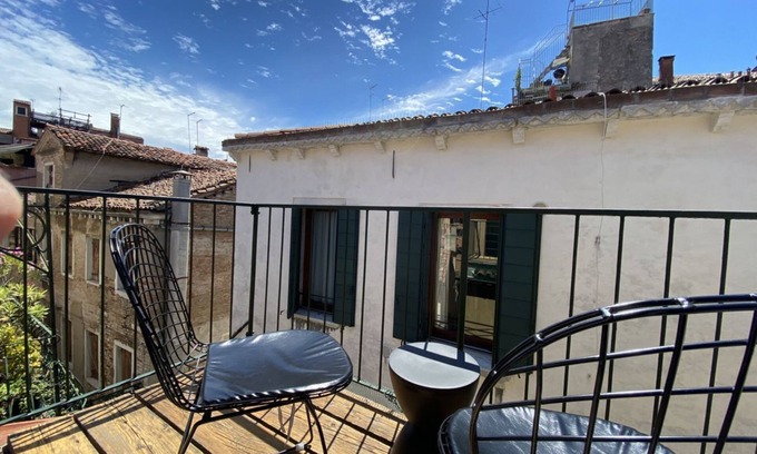 Castello Apartamento | Santa Maria Formosa-Terraza soleada! Cerca de Rialto y San Marcos