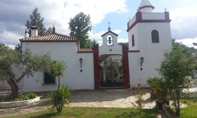 Cazalla De La Sierra Cabaña | Finca Rural Santa Marta con piscina privada, jardín y BBQ